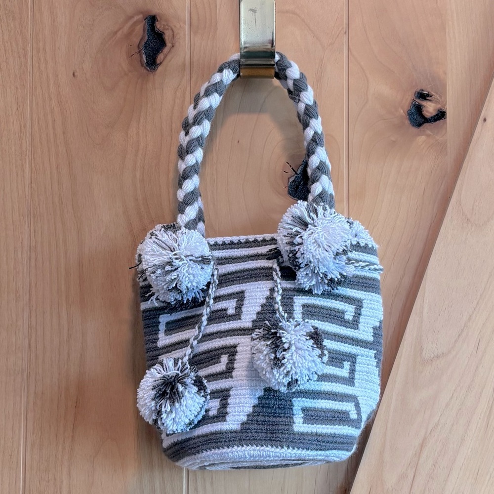 💕New Listing 💕Mini handwoven Wayuu Bucket Bag with handles